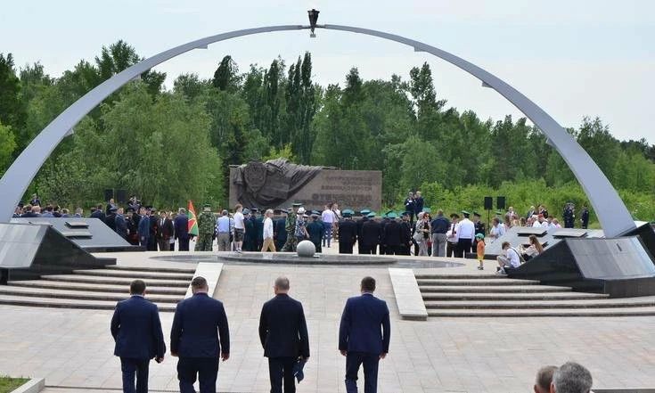 Анатолий Серышев принял участие в церемонии открытия мемориала сотрудникам органов безопасности Анатолий Серышев принял участие в церемонии открытия мемориала сотрудникам органов безопасности
