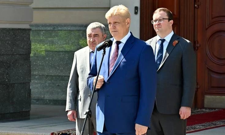 Анатолий Серышев и Виталий Хоценко обсудили исполнение поручений Президента и ключевые задачи развития Омской области Анатолий Серышев и Виталий Хоценко обсудили исполнение поручений Президента и ключевые задачи развития Омской области