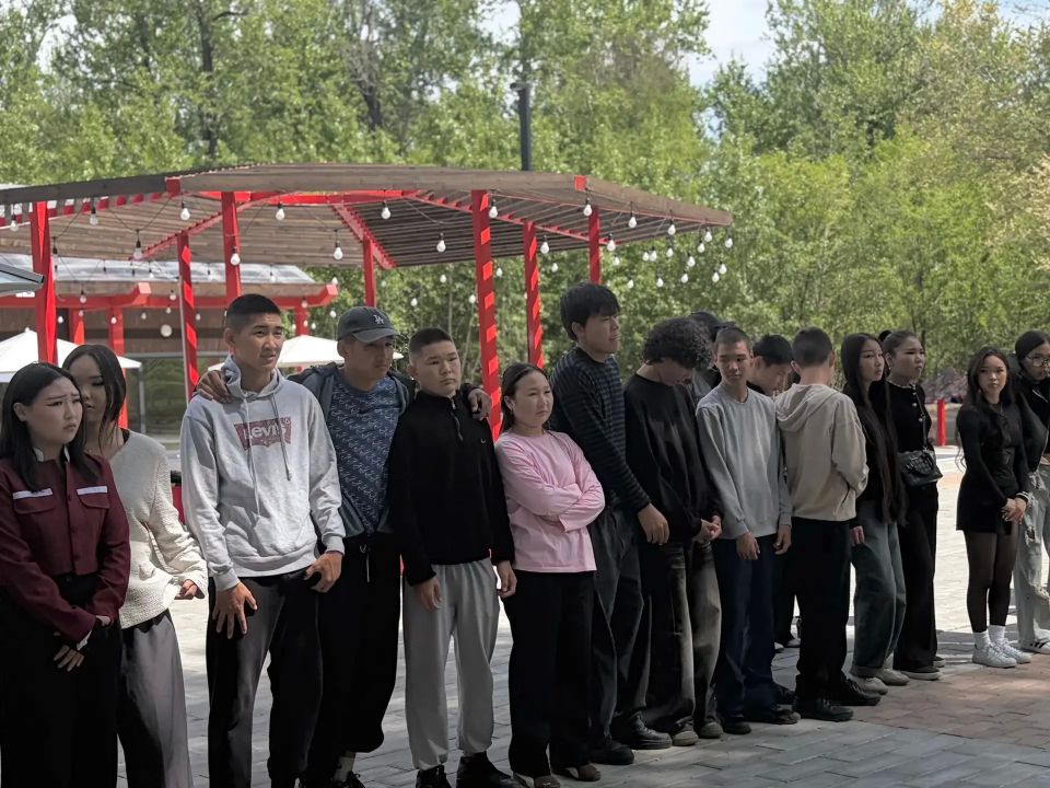 Молодёжь Тувы обсудила роль буддизма на встрече в Национальном парке Молодёжь Тувы обсудила роль буддизма на встрече в Национальном парке