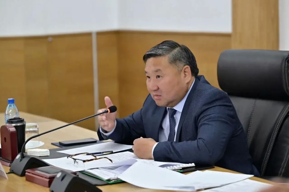 Владислав Ховалыг: На аппаратном совещании обсудили обеспечение безопасности детей летом Владислав Ховалыг: На аппаратном совещании обсудили обеспечение безопасности детей летом
