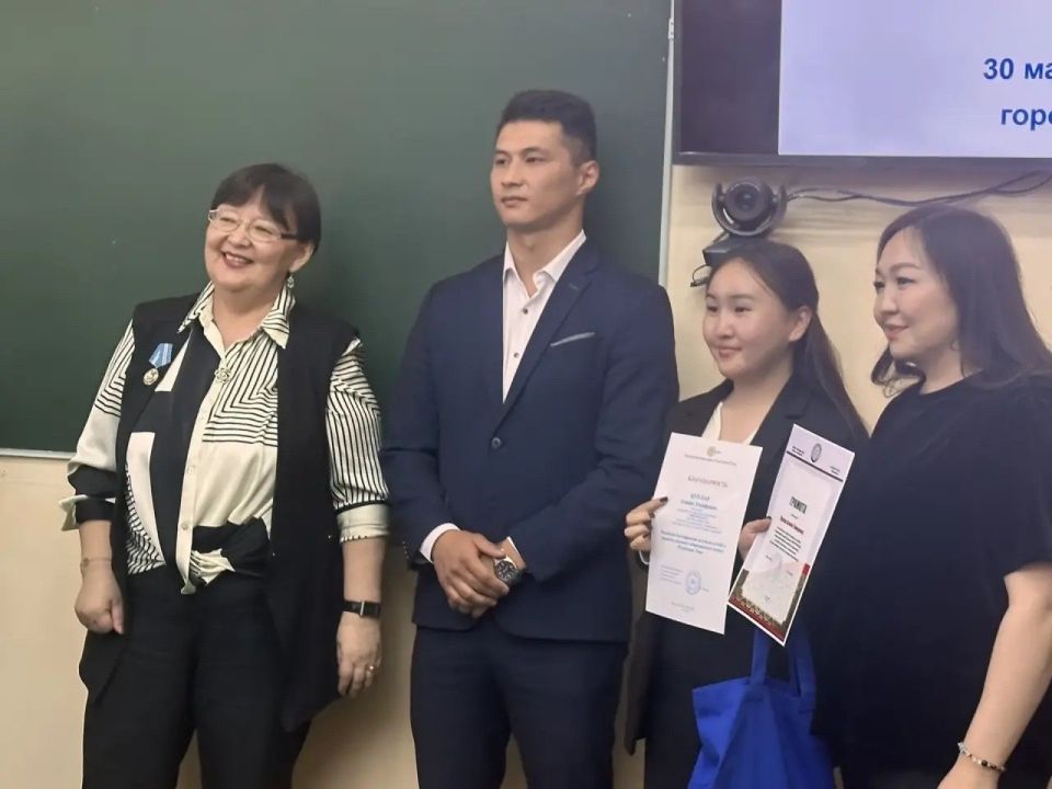 Выпускники энергокласса ТувГУ получили награды Выпускники энергокласса ТувГУ получили награды