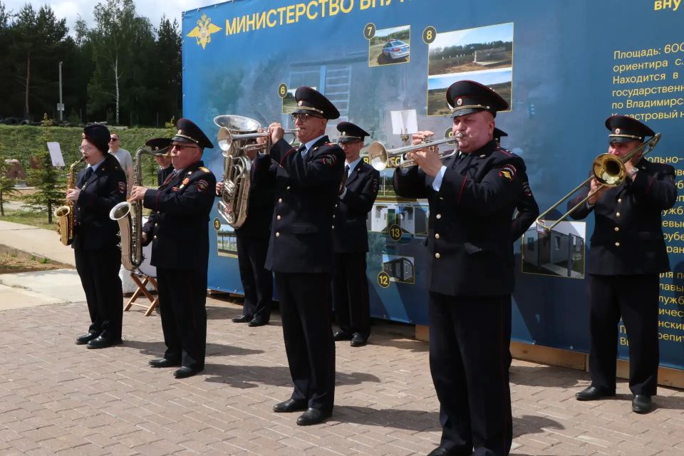 Министр внутренних дел по Республике Тыва генерал-майор полиции Юрий Завьялов принял участие в церемонии открытия Всероссийского чемпионата МВД России по стрельбе в Суздале Министр внутренних дел по Республике Тыва генерал-майор полиции Юрий Завьялов принял участие в церемонии открытия Всероссийского чемпионата МВД России по стрельбе в Суздале