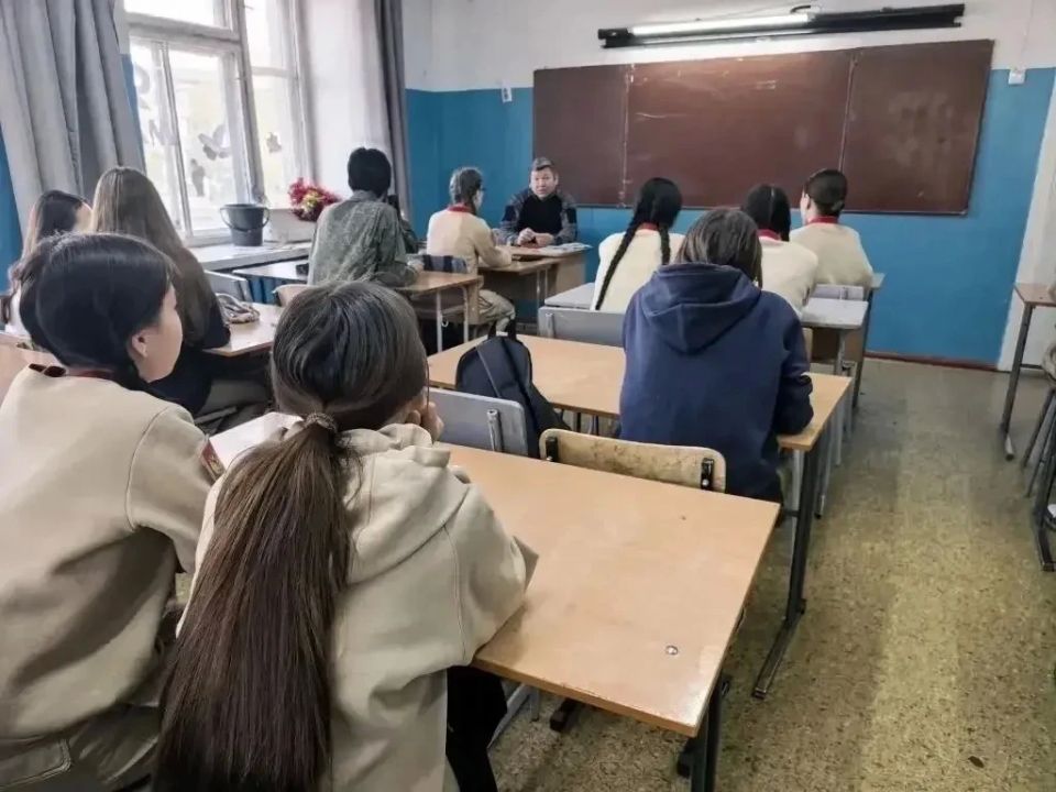 Слушатель региональной программы «Герои Тувы» Айдын Ооржак успешно завершил 3-ю межмодульную практику, организованную на базе Министерства экономического развития и промышленности Республики Тыва Слушатель региональной программы «Герои Тувы» Айдын Ооржак успешно завершил 3-ю межмодульную практику, организованную на базе Министерства экономического развития и промышленности Республики Тыва
