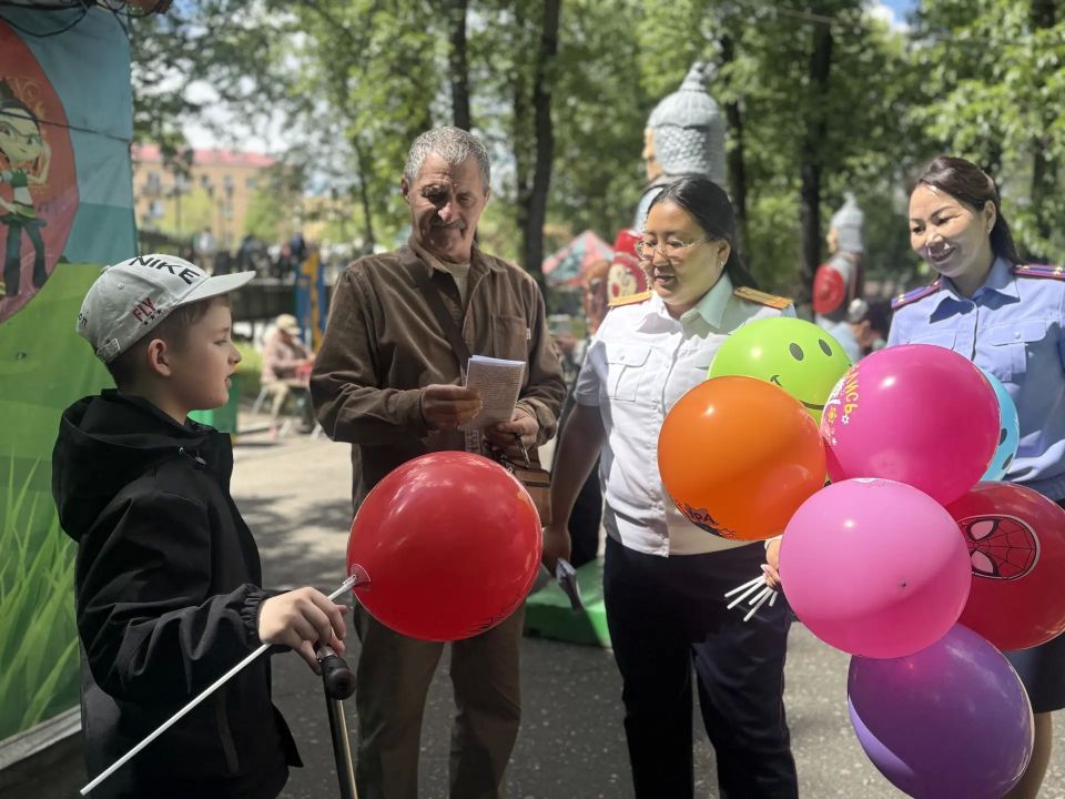 В Международный День защиты детей сотрудники следственного управления провели ежегодную акцию «Дети - наше будущее» В Международный День защиты детей сотрудники следственного управления провели ежегодную акцию «Дети - наше будущее»