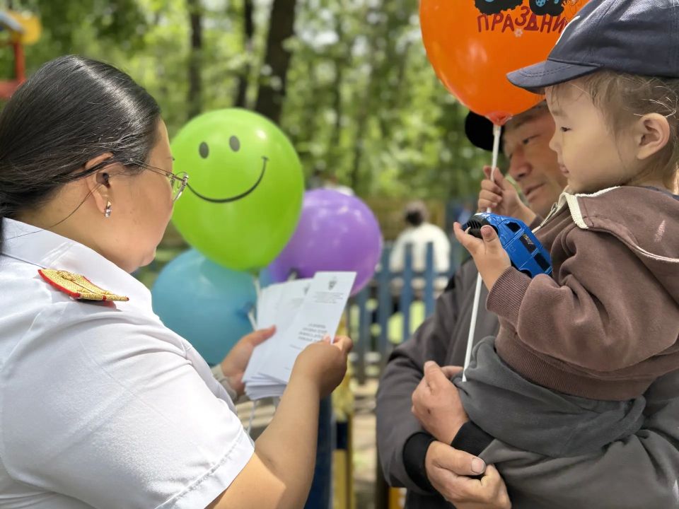 В Международный День защиты детей сотрудники следственного управления провели ежегодную акцию «Дети - наше будущее» В Международный День защиты детей сотрудники следственного управления провели ежегодную акцию «Дети - наше будущее»