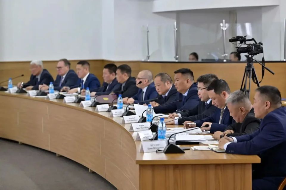 Владислав Ховалыг: На аппаратном совещании обсудили обеспечение безопасности детей летом Владислав Ховалыг: На аппаратном совещании обсудили обеспечение безопасности детей летом