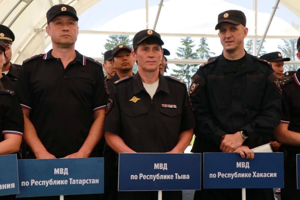 Полицейские из Тывы показали достойный результат на чемпионате МВД России по стрельбе в Суздале Полицейские из Тывы показали достойный результат на чемпионате МВД России по стрельбе в Суздале