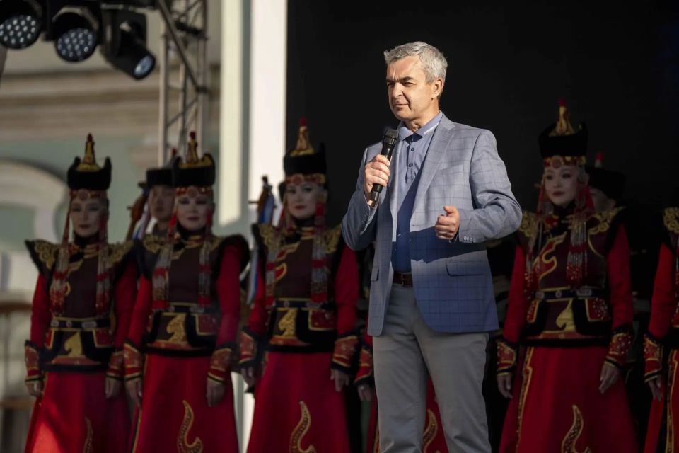 Театр "Саяны" выступил на гала-концерте фестиваля «Многоцветия России» Театр "Саяны" выступил на гала-концерте фестиваля «Многоцветия России»