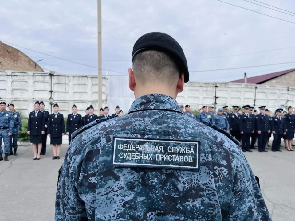 В УФССП России по Республике Тыва состоялась торжественная церемония вручения специальных званий и ведомственных наград В УФССП России по Республике Тыва состоялась торжественная церемония вручения специальных званий и ведомственных наград