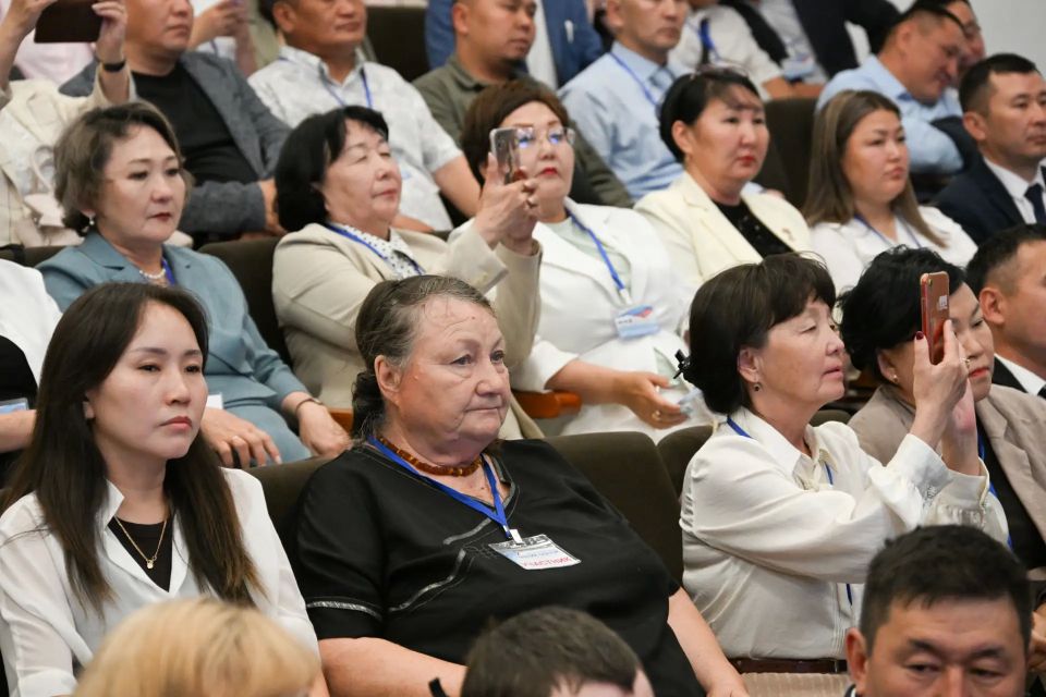 Сегодня, 9 июня, в столице Тувы городе Кызыле стартовал II межрегиональный форум «В единстве народов - сила России» Сегодня, 9 июня, в столице Тувы городе Кызыле стартовал II межрегиональный форум «В единстве народов - сила России»