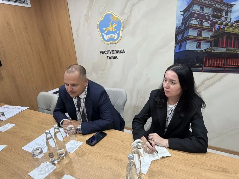Более 20 деловых встреч, по результатам которых заключено 10 партнерских соглашений делегацией Тувы на Петербургском международном экономическом форуме Более 20 деловых встреч, по результатам которых заключено 10 партнерских соглашений делегацией Тувы на Петербургском международном экономическом форуме