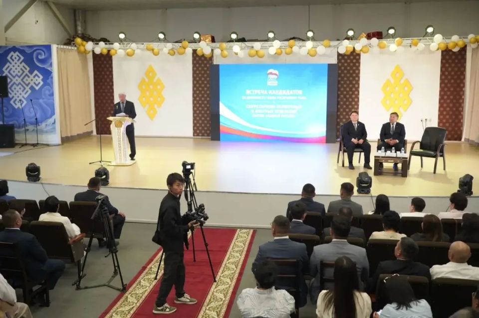 Владислав Ховалыг: Принял участие в ключевом этапе процедуры отбора кандидатов от Партии «Единая Россия» на должность Главы Республики Тыва Владислав Ховалыг: Принял участие в ключевом этапе процедуры отбора кандидатов от Партии «Единая Россия» на должность Главы Республики Тыва