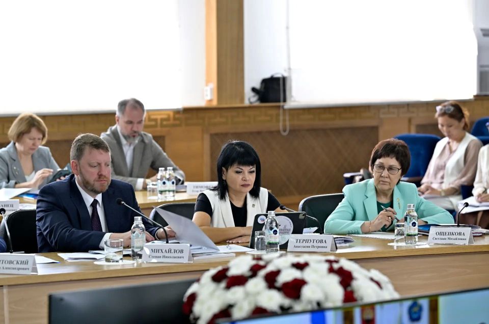 В Правительстве Тувы сегодня состоялся семинар-совещание по вопросу «О практике и задачах органов исполнительной власти субъектов Российской Федерации по реализации Стратегии государственной национальной политики Российской... В Правительстве Тувы сегодня состоялся семинар-совещание по вопросу «О практике и задачах органов исполнительной власти субъектов Российской Федерации по реализации Стратегии государственной национальной политики Российской...