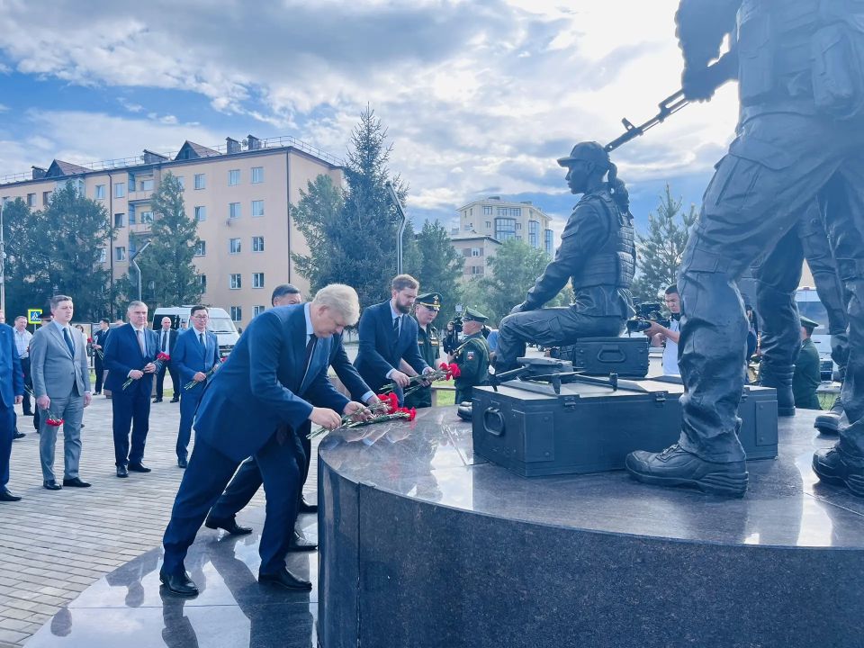 Память героев почтили в Кызыле Память героев почтили в Кызыле