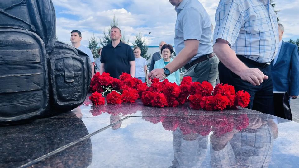Память героев почтили в Кызыле Память героев почтили в Кызыле