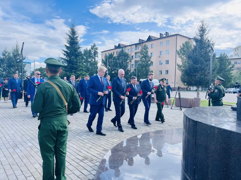 Память героев почтили в Кызыле Память героев почтили в Кызыле