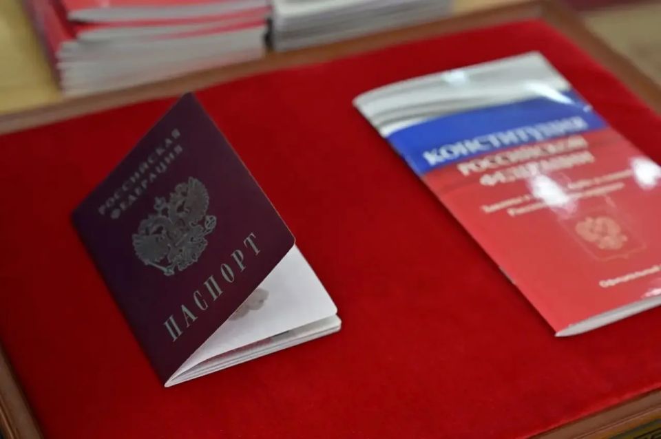 Владислав Ховалыг: Вместе с заместителем руководителя администрации Президента России Магомедсаламом Магомедовым, полномочным представителем Президента в СФО Анатолием Серышевым и руководителем Федерального агентства по... Владислав Ховалыг: Вместе с заместителем руководителя администрации Президента России Магомедсаламом Магомедовым, полномочным представителем Президента в СФО Анатолием Серышевым и руководителем Федерального агентства по...