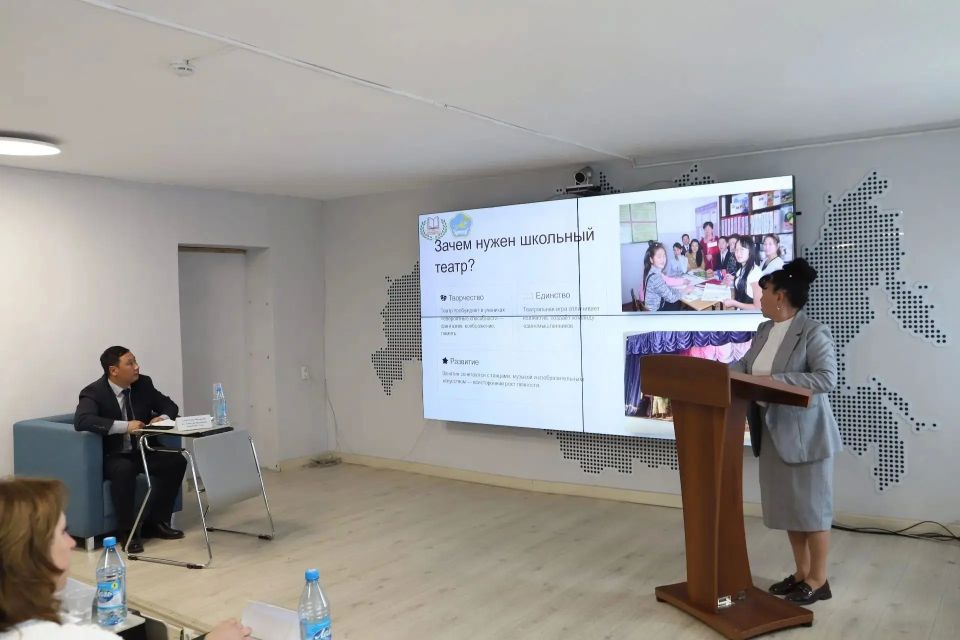 Педагоги Республики Тыва борются за премию Главы региона Педагоги Республики Тыва борются за премию Главы региона