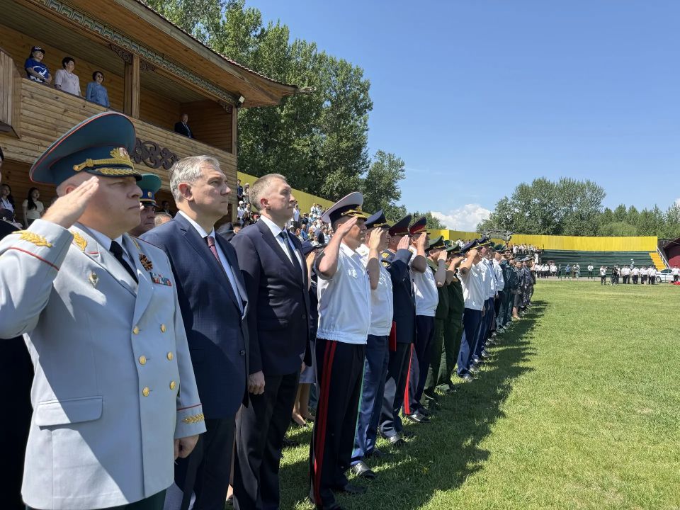В преддверии Дня России руководитель и сотрудники следственного управления приняли участие в патриотической акции В преддверии Дня России руководитель и сотрудники следственного управления приняли участие в патриотической акции