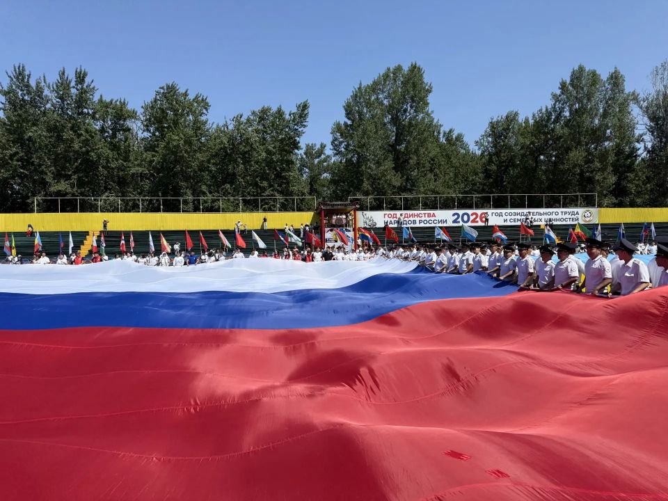В преддверии Дня России руководитель и сотрудники следственного управления приняли участие в патриотической акции В преддверии Дня России руководитель и сотрудники следственного управления приняли участие в патриотической акции