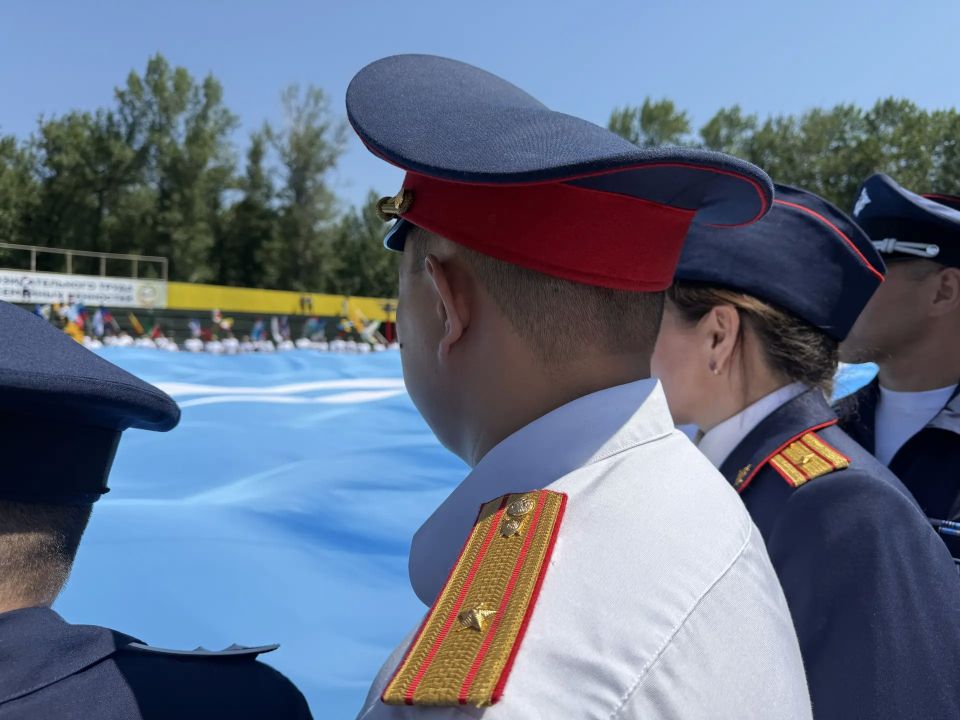В преддверии Дня России руководитель и сотрудники следственного управления приняли участие в патриотической акции В преддверии Дня России руководитель и сотрудники следственного управления приняли участие в патриотической акции