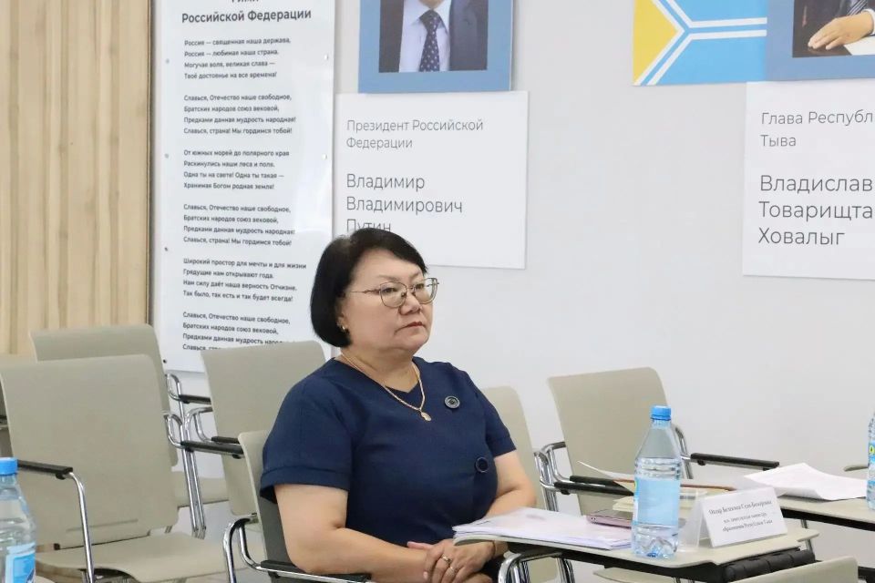 Педагоги Республики Тыва борются за премию Главы региона Педагоги Республики Тыва борются за премию Главы региона
