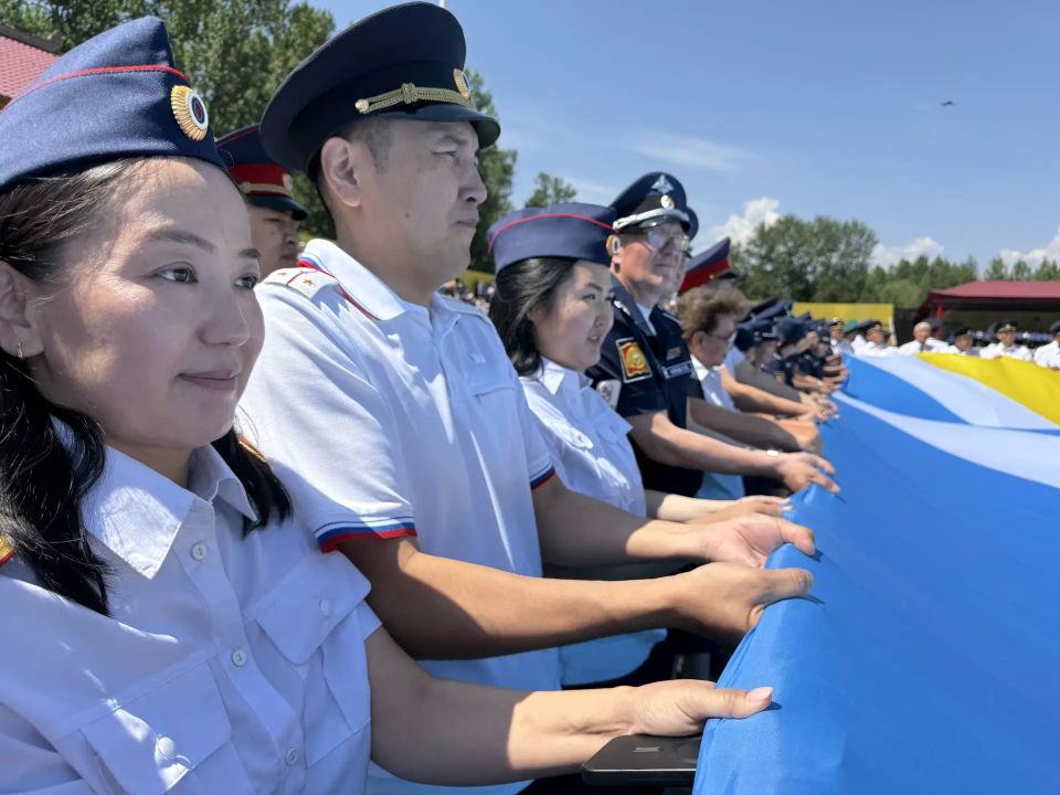 В преддверии Дня России руководитель и сотрудники следственного управления приняли участие в патриотической акции В преддверии Дня России руководитель и сотрудники следственного управления приняли участие в патриотической акции