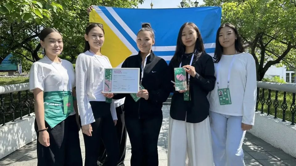 «Прорыв года»: Тува триумфально выступила на юбилейной «Студенческой весне» в Хабаровске «Прорыв года»: Тува триумфально выступила на юбилейной «Студенческой весне» в Хабаровске