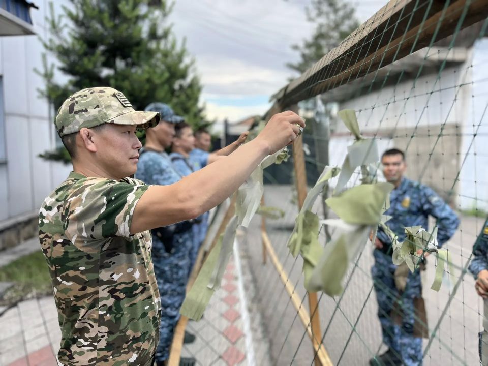 Вместе для СВОих. Молодежный совет УФССП по Республике Тыва приступил к изготовлению маскировочных сетей для отправки в зону специальной военной операции Вместе для СВОих. Молодежный совет УФССП по Республике Тыва приступил к изготовлению маскировочных сетей для отправки в зону специальной военной операции