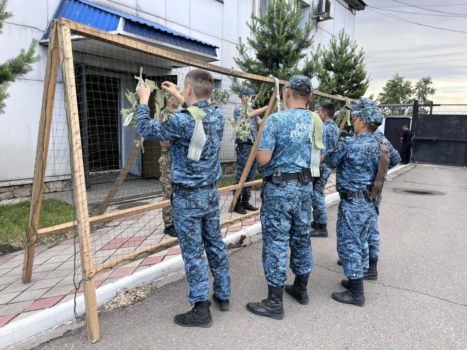 Вместе для СВОих. Молодежный совет УФССП по Республике Тыва приступил к изготовлению маскировочных сетей для отправки в зону специальной военной операции Вместе для СВОих. Молодежный совет УФССП по Республике Тыва приступил к изготовлению маскировочных сетей для отправки в зону специальной военной операции