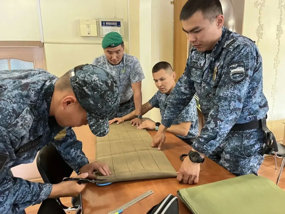 Вместе для СВОих. Молодежный совет УФССП по Республике Тыва приступил к изготовлению маскировочных сетей для отправки в зону специальной военной операции Вместе для СВОих. Молодежный совет УФССП по Республике Тыва приступил к изготовлению маскировочных сетей для отправки в зону специальной военной операции