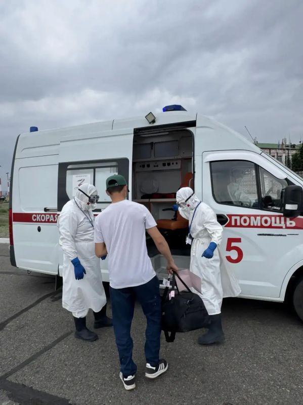 Управлением Роспотребнадзора по Республике Тыва 16 июня в воздушном пункте пропуска ФКП «Аэропорт Кызыл» организовано и проведено межведомственное тренировочное учение по отработке действий при выявлении больного с... Управлением Роспотребнадзора по Республике Тыва 16 июня в воздушном пункте пропуска ФКП «Аэропорт Кызыл» организовано и проведено межведомственное тренировочное учение по отработке действий при выявлении больного с...