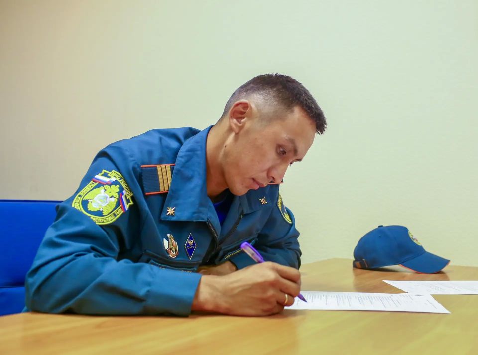 Пожарный Ак-Лама Кежик представляет Туву на Всероссийском смотре-конкурсе профмастерства Пожарный Ак-Лама Кежик представляет Туву на Всероссийском смотре-конкурсе профмастерства