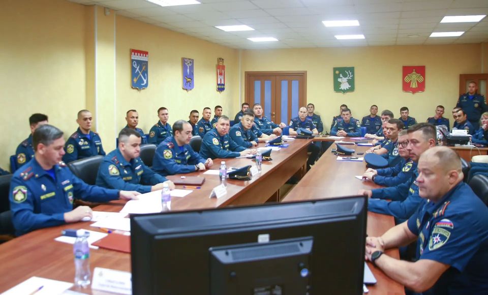 Пожарный Ак-Лама Кежик представляет Туву на Всероссийском смотре-конкурсе профмастерства Пожарный Ак-Лама Кежик представляет Туву на Всероссийском смотре-конкурсе профмастерства