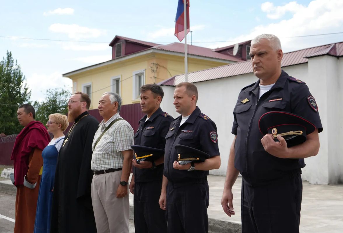 Полиция Тувы присоединилась в Общероссийской минуте молчания Полиция Тувы присоединилась в Общероссийской минуте молчания