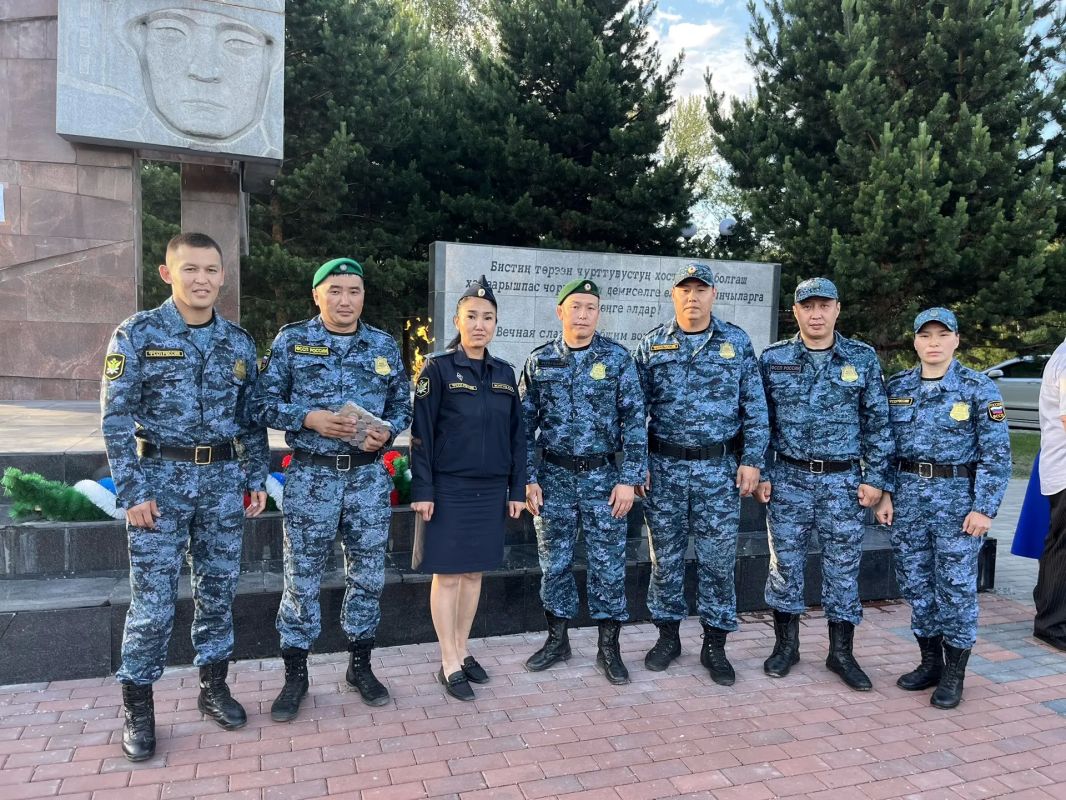 Молодёжный совет УФССП по Республике Тыва принял участие во Всероссийской акции «Свеча памяти» Молодёжный совет УФССП по Республике Тыва принял участие во Всероссийской акции «Свеча памяти»