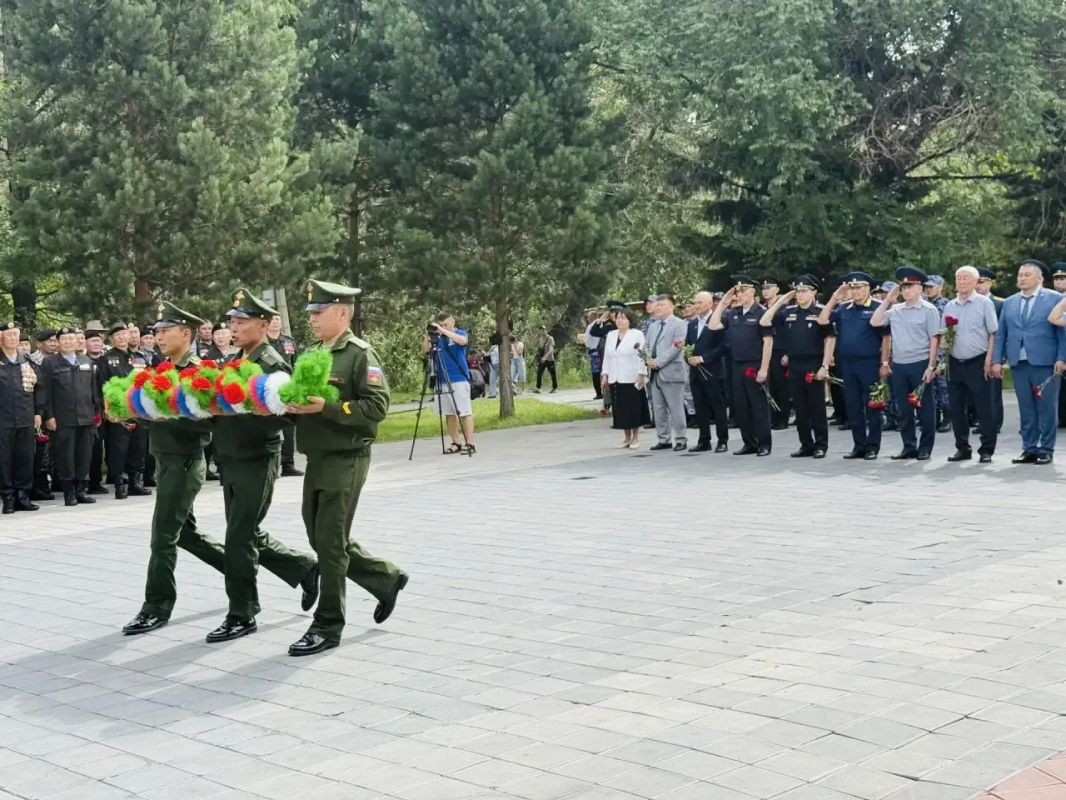 Сотрудники прокуратуры приняли участие в мероприятиях, посвященных Дню ветеранов боевых действий Сотрудники прокуратуры приняли участие в мероприятиях, посвященных Дню ветеранов боевых действий