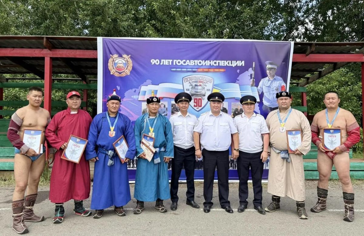 В честь 90-летия в Госавтоинспекции состоялся турнир по национальной борьбе «Хуреш»