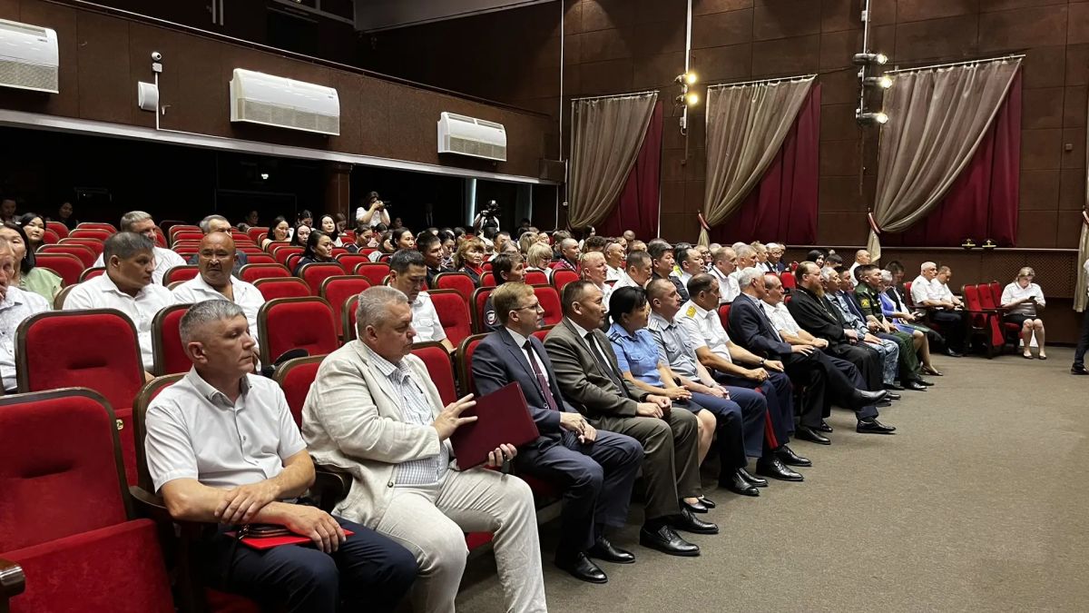 Главный судебный пристав Тувы приняла участие в торжественном мероприятии, посвященном 90-летию Госавтоинспекции Главный судебный пристав Тувы приняла участие в торжественном мероприятии, посвященном 90-летию Госавтоинспекции