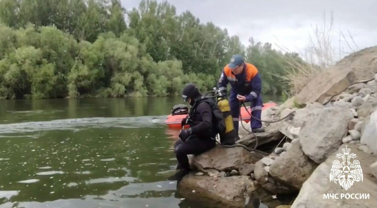 МЧС Тувы продолжает поиски пропавших двух девочек с земли, воды и воздуха МЧС Тувы продолжает поиски пропавших двух девочек с земли, воды и воздуха