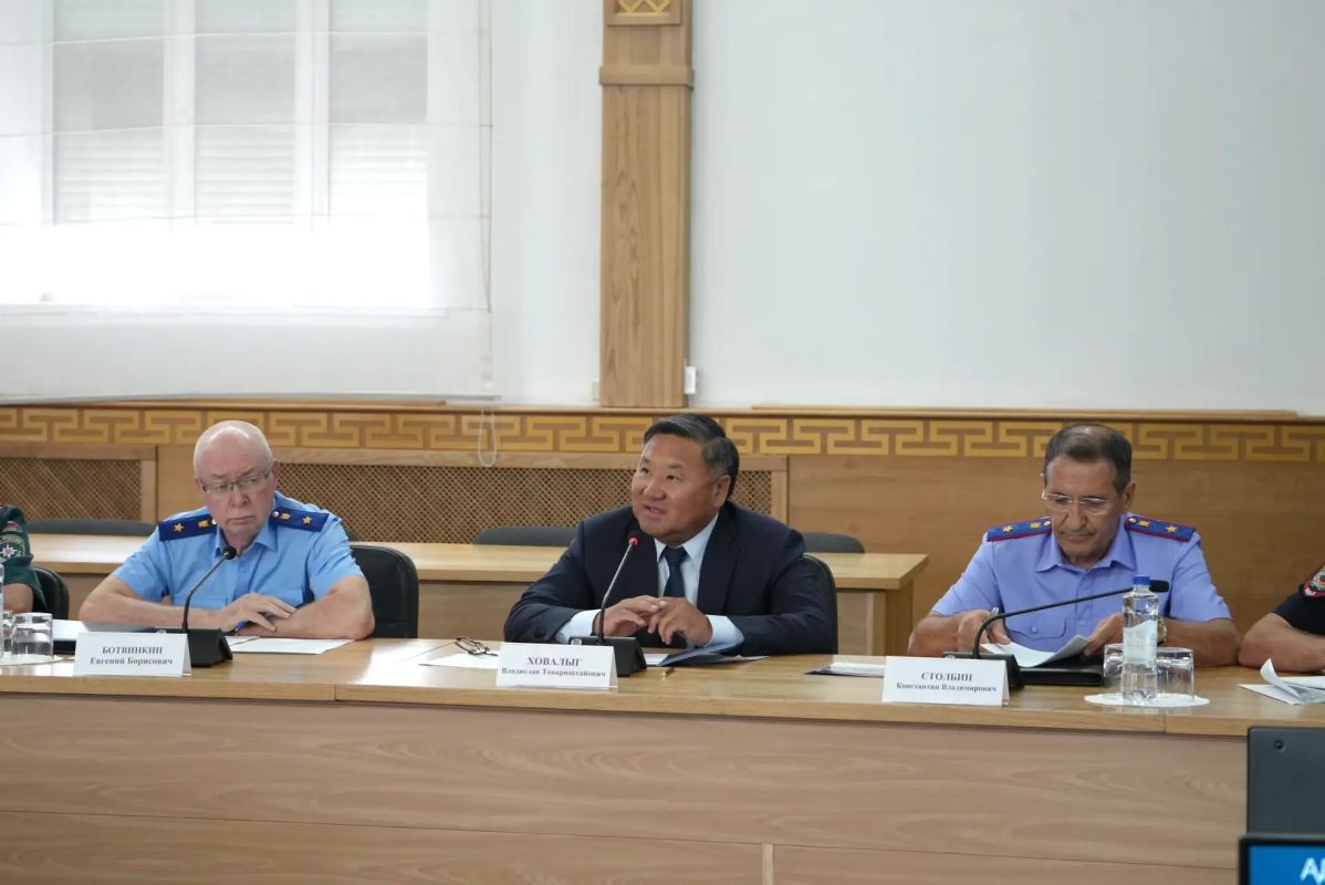 Министр внутренних дел по Республике Тыва принял участие в пресс-конференции по вопросам розыска без вести пропавших детей Министр внутренних дел по Республике Тыва принял участие в пресс-конференции по вопросам розыска без вести пропавших детей