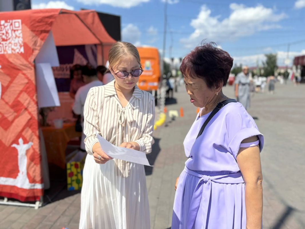 В День семьи, любви и верности в Кызыле прошли тематические мероприятия В День семьи, любви и верности в Кызыле прошли тематические мероприятия