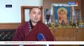 Номналдарны номчуп турар. Сагыш човаачал чон-биле деге лама башкылар база тейлеп, уругларны дрген тыптын келирин кзеп, хрээлерде тускай номналдарны номчуп турар