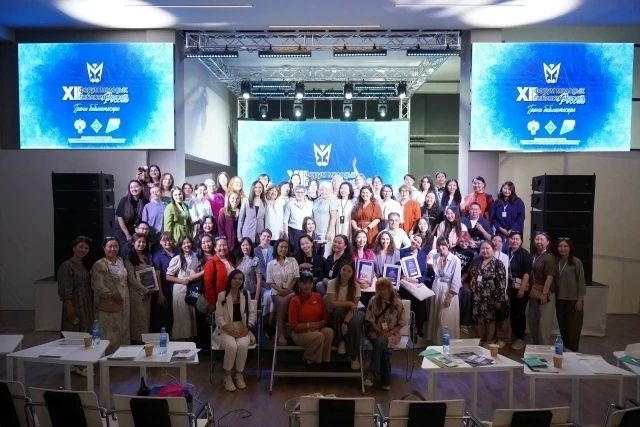 Библиотекари Улуг-Хемского района представили Туву на XII Форуме молодых библиотекарей России «Грани библиотекаря», который прошёл в городе Якутске Библиотекари Улуг-Хемского района представили Туву на XII Форуме молодых библиотекарей России «Грани библиотекаря», который прошёл в городе Якутске