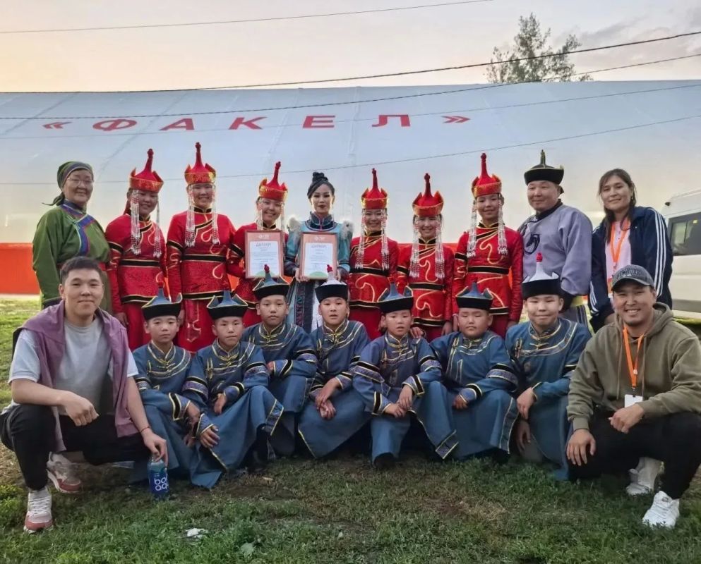 Детский фольклорный ансамбль «Дембилдей» стал лауреатом конкурса «МИР Сибири» Детский фольклорный ансамбль «Дембилдей» стал лауреатом конкурса «МИР Сибири»