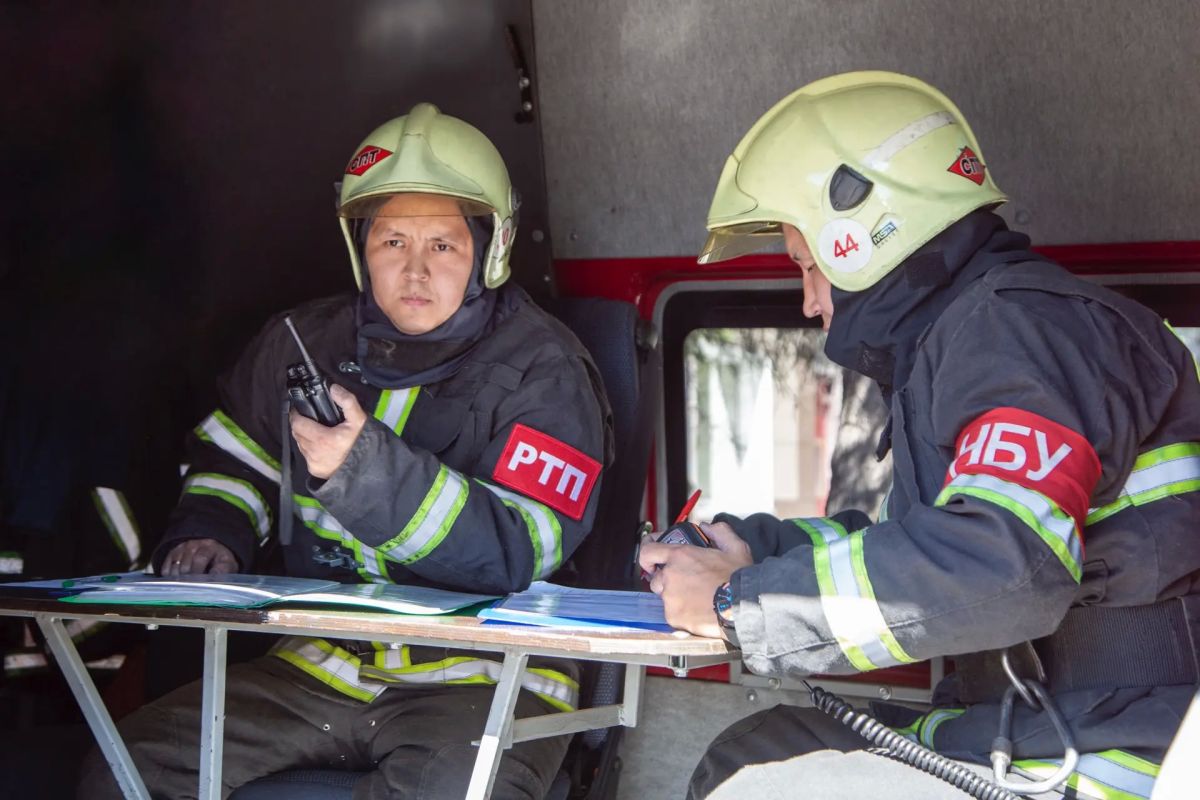 В год векового юбилея пожарной охраны Республики Тыва мы делимся статьёй из газеты «Твой Информ» о начальнике службы пожаротушения Главного управления МЧС России по Республике Тыва подполковнике внутренней службы Айдыне...