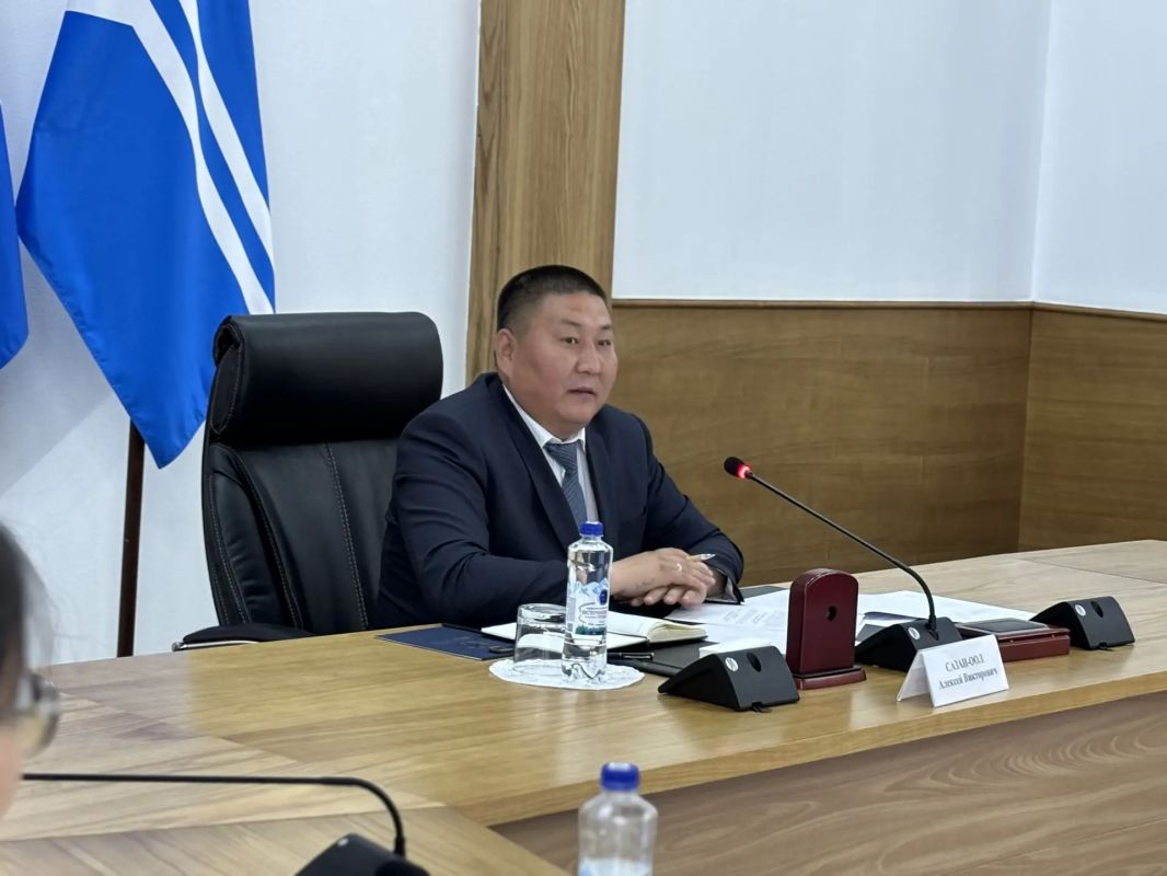 Интеллектуальная гордость Тувы: в Правительстве республики принимали лучших выпускников Интеллектуальная гордость Тувы: в Правительстве республики принимали лучших выпускников
