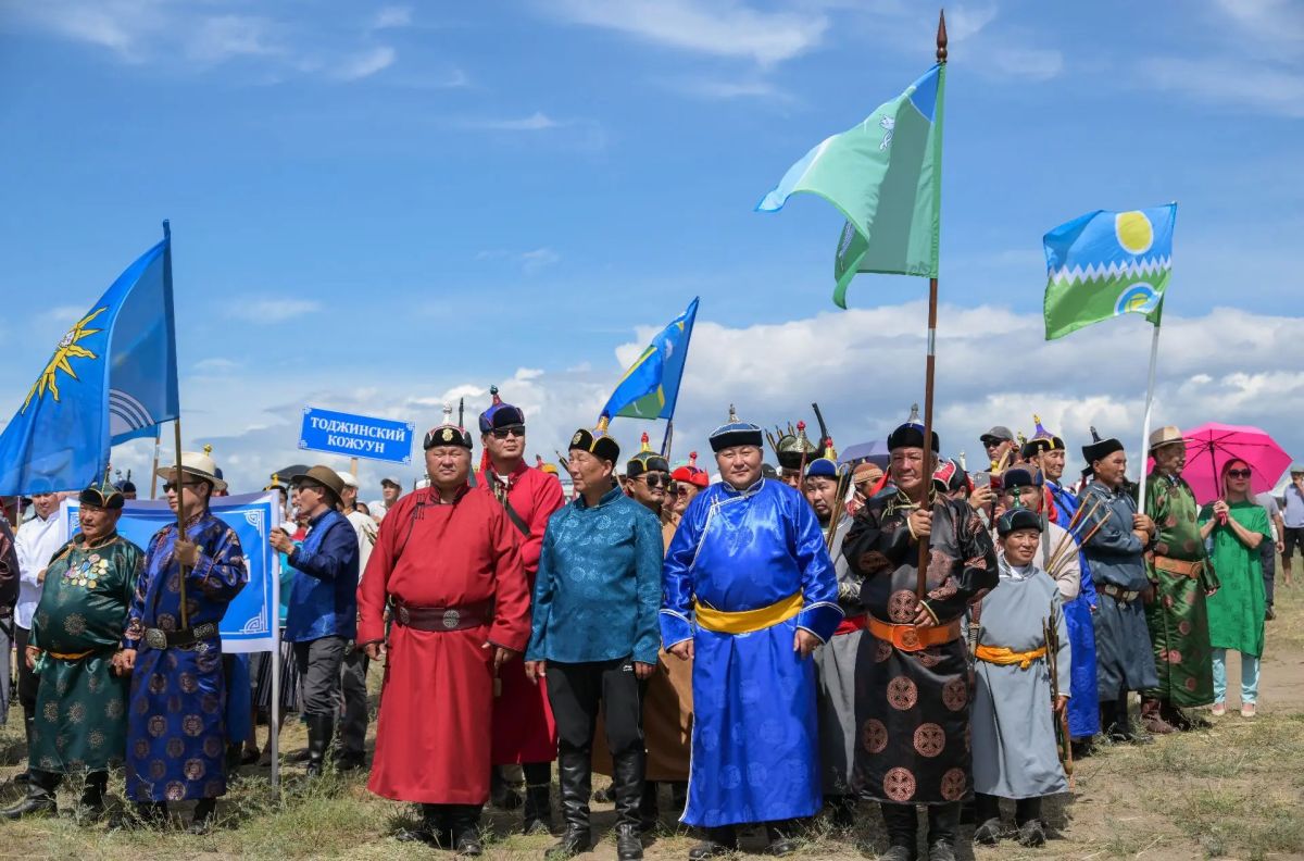 Сегодня в местечке Тос-Булак торжественно открыли главный праздник животноводов республики — Наадым-2026 Сегодня в местечке Тос-Булак торжественно открыли главный праздник животноводов республики — Наадым-2026