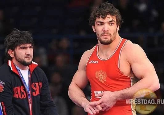 Чемпион мира Абдусалам Гадисов поддержал проект «Полицейский тренер юных спортсменов» Чемпион мира Абдусалам Гадисов поддержал проект «Полицейский тренер юных спортсменов»