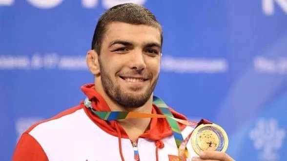 Чемпион мира Абдусалам Гадисов поддержал проект «Полицейский тренер юных спортсменов» Чемпион мира Абдусалам Гадисов поддержал проект «Полицейский тренер юных спортсменов»